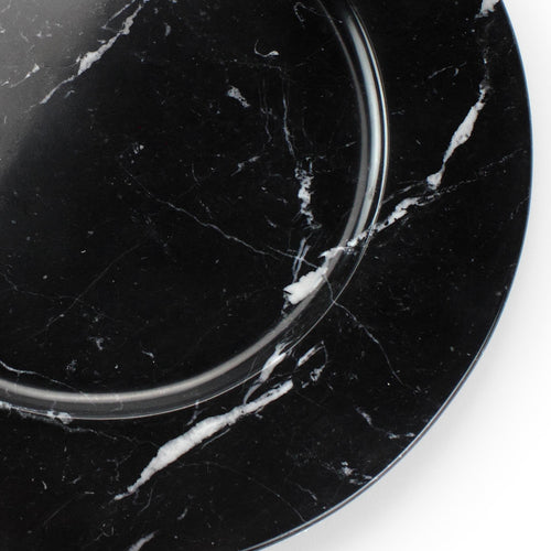 Charger plate in Marquina marble