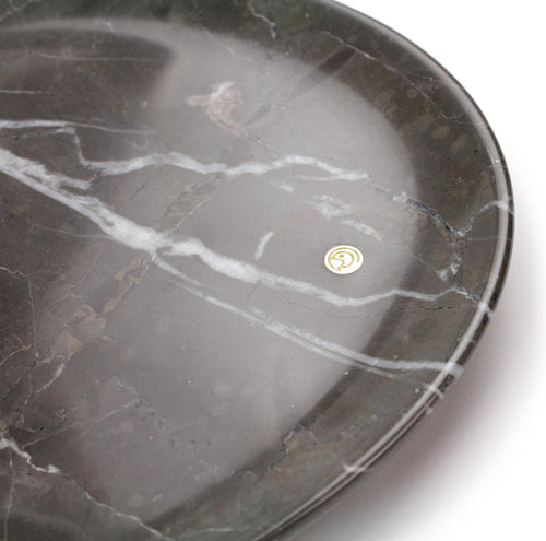 Presentation plate in Imperial Grey marble